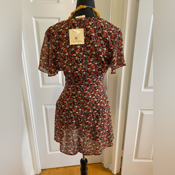 ๐ Floral Mini Dress - Picture 2 of 5